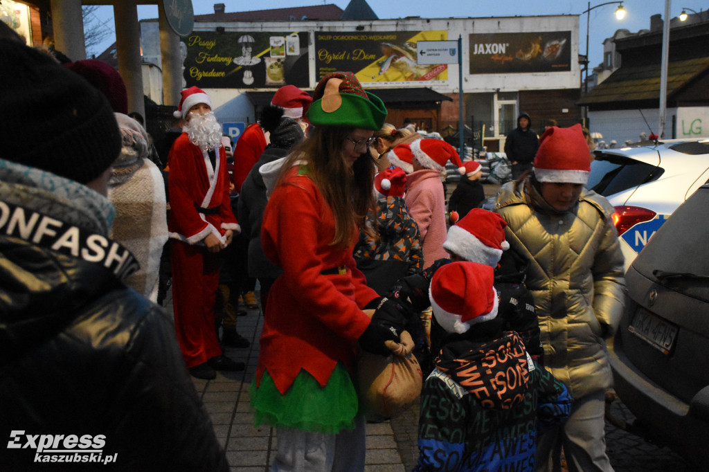 Rozświetlenie choinki w Sierakowicach