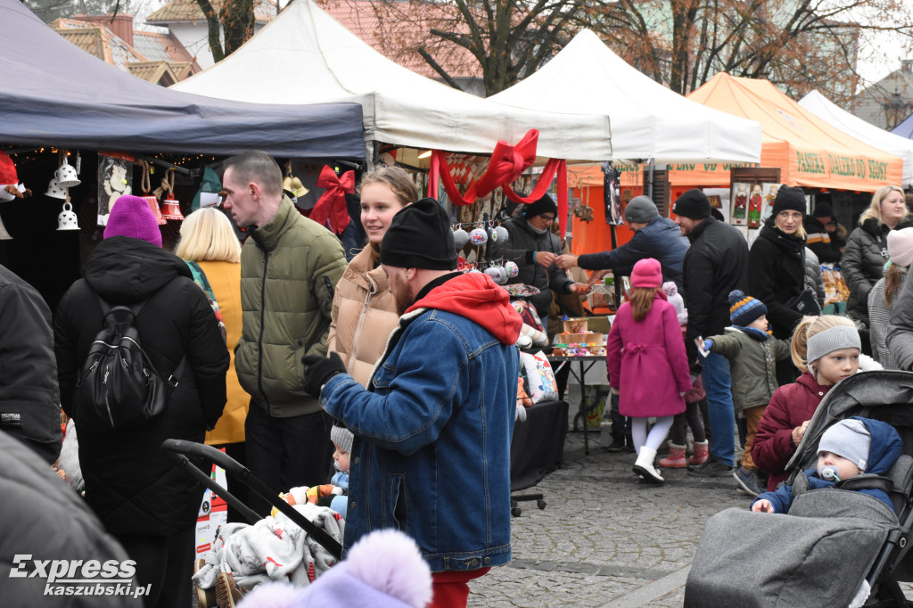 Jarmark Bożonarodzeniowy i Przegląd Gwiazdek