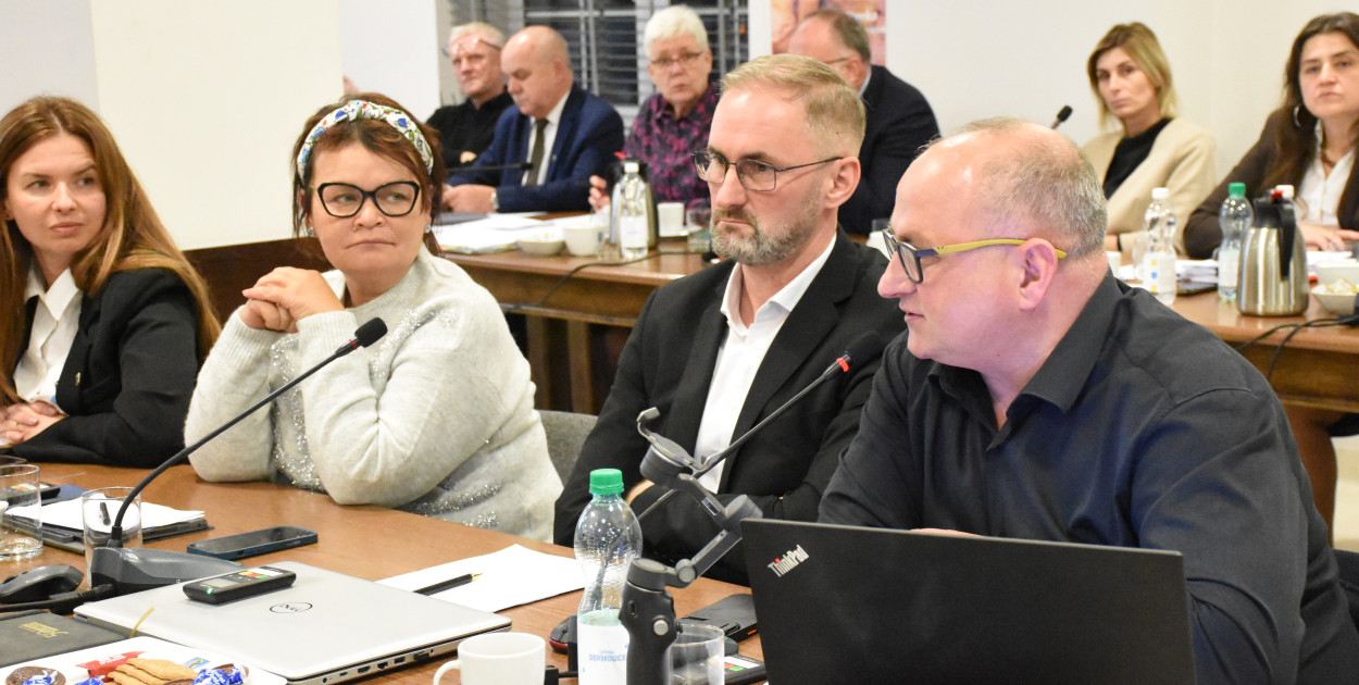 Burzliwa sesja w Sierakowicach