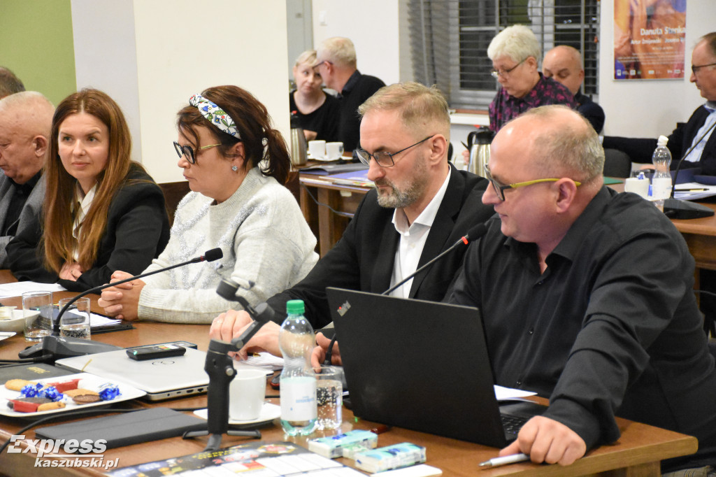 Burzliwa sesja w Sierakowicach