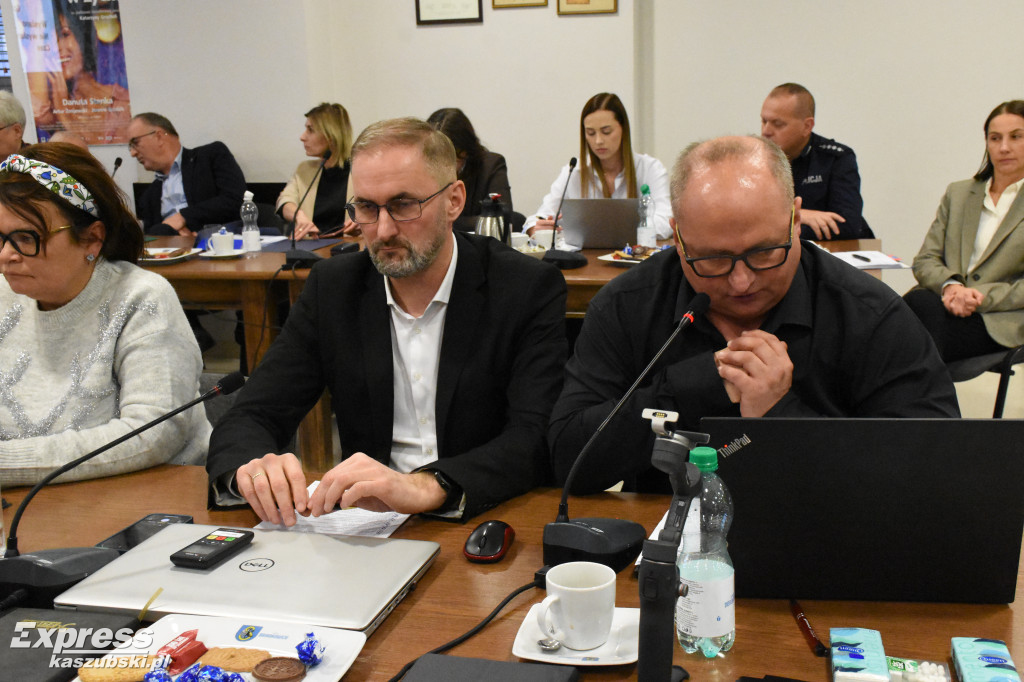 Burzliwa sesja w Sierakowicach