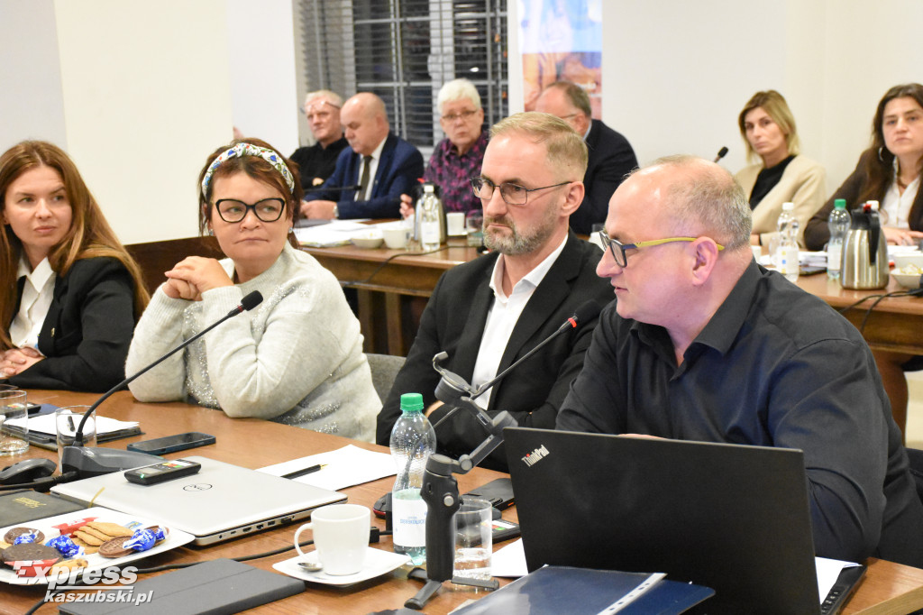 Burzliwa sesja w Sierakowicach