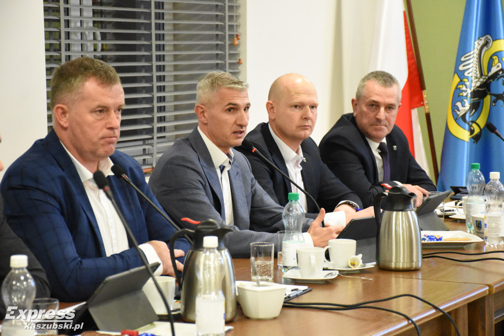 Burzliwa sesja w Sierakowicach