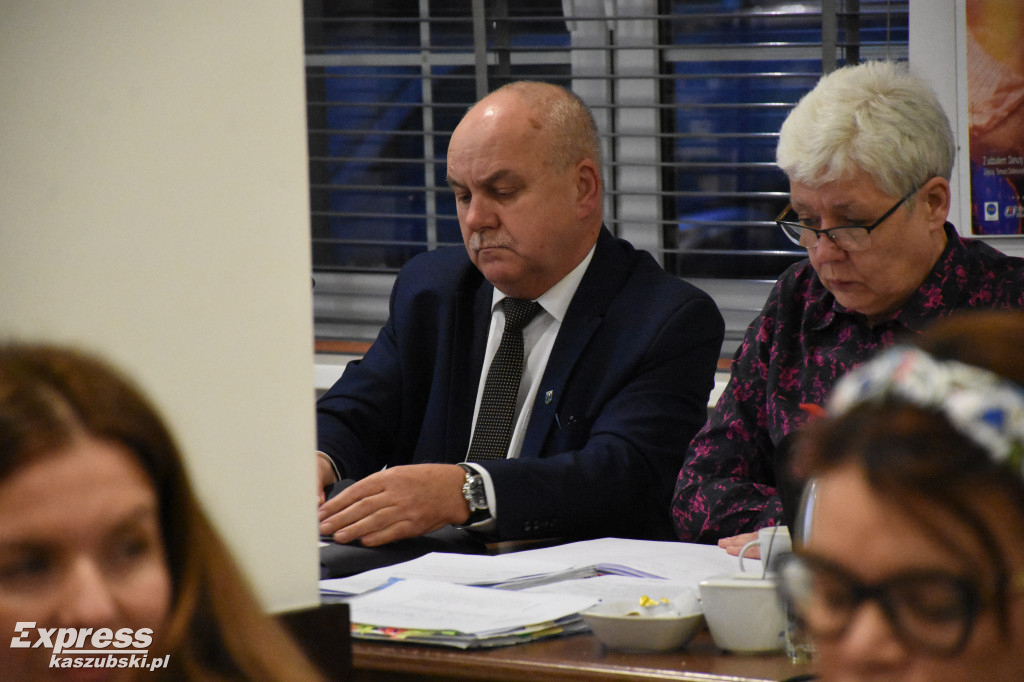 Burzliwa sesja w Sierakowicach