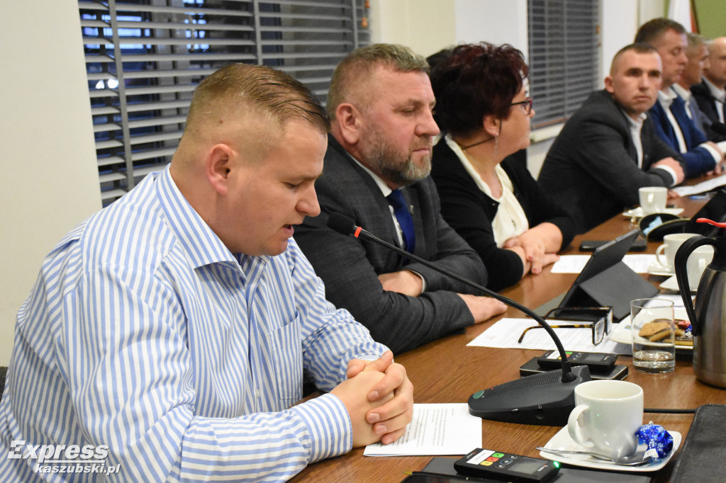 Burzliwa sesja w Sierakowicach