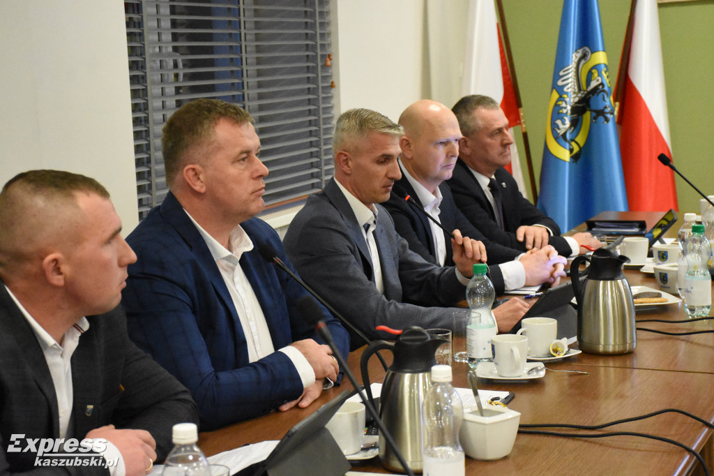 Burzliwa sesja w Sierakowicach