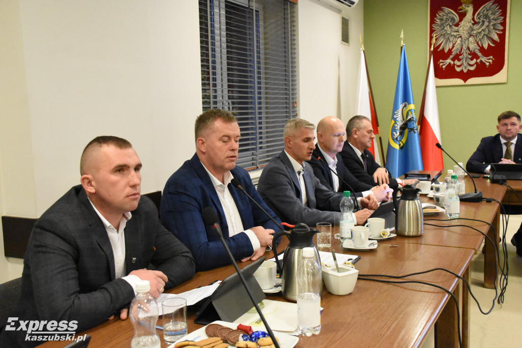 Burzliwa sesja w Sierakowicach