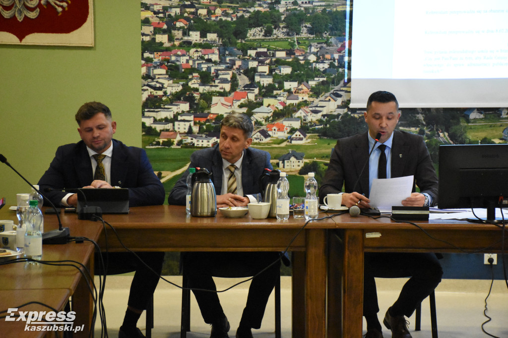 Burzliwa sesja w Sierakowicach