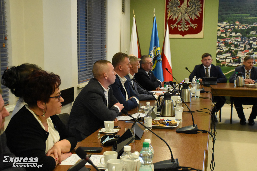 Burzliwa sesja w Sierakowicach