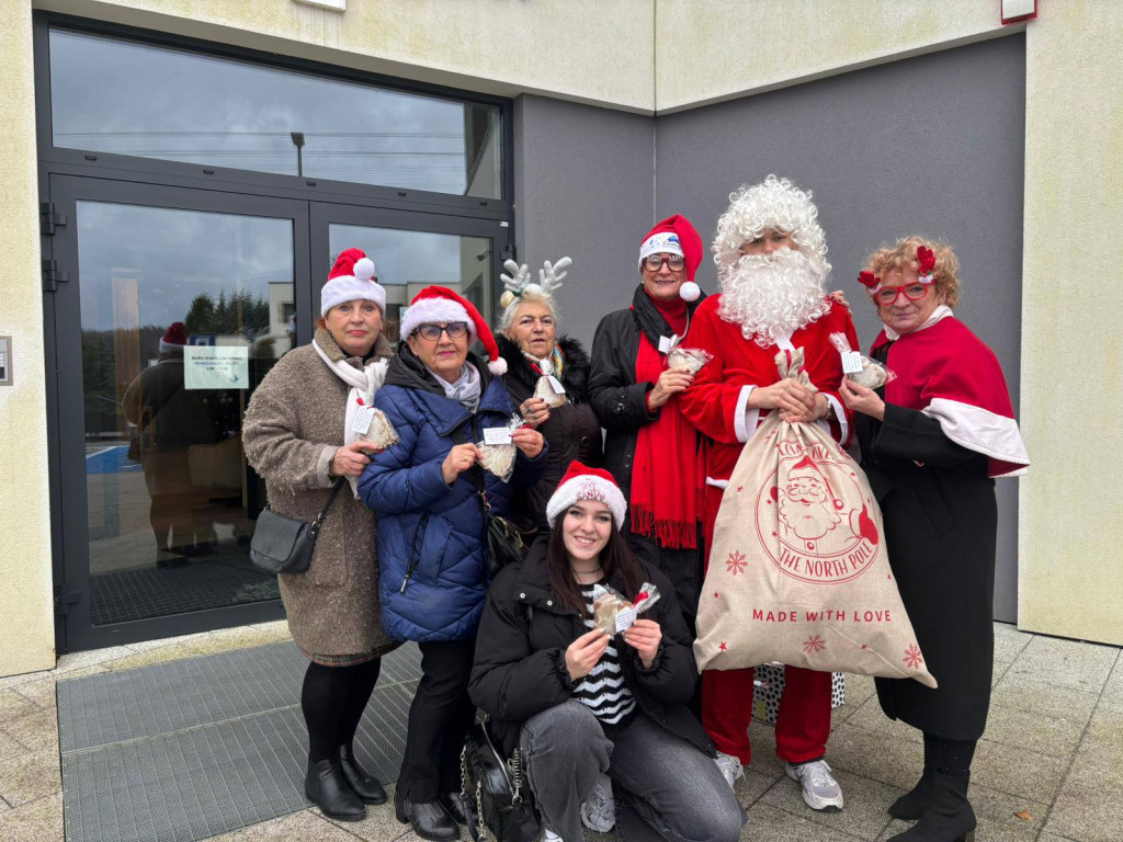 Świąteczna akcja Rady Seniorów i Młodzieżowej Rady Pow. Kartuskiego