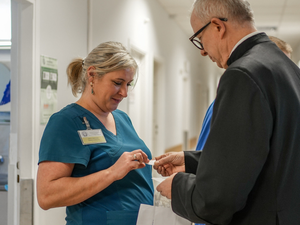 Biskup odwiedził szpital i hospicjum