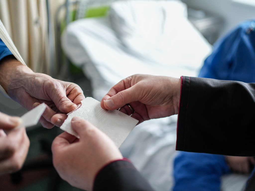 Biskup odwiedził szpital i hospicjum