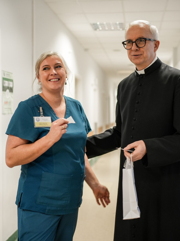 Biskup odwiedził szpital i hospicjum