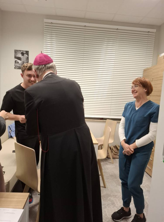 Biskup odwiedził szpital i hospicjum