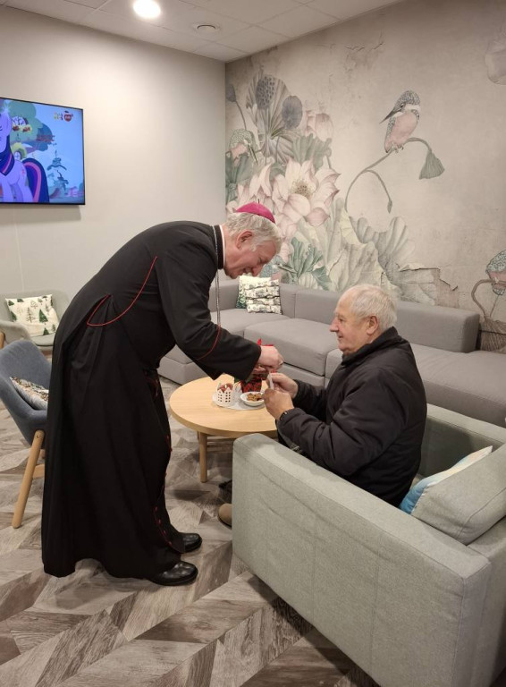 Biskup odwiedził szpital i hospicjum