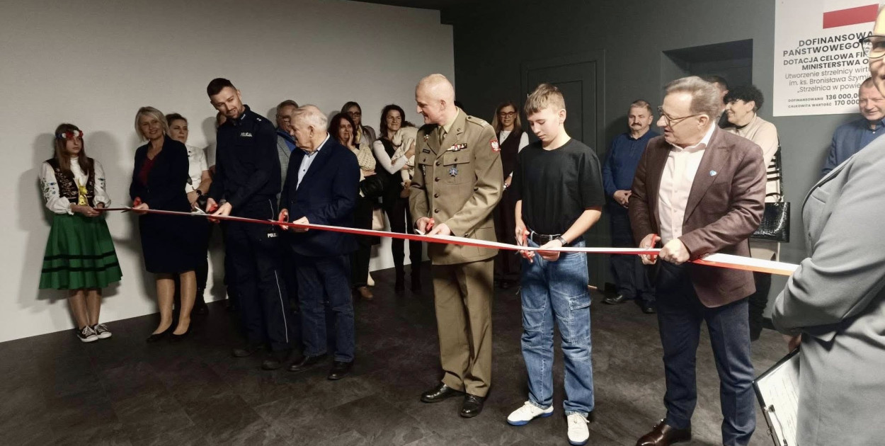 Otwarcie strzelnicy w SP w Pomieczynie