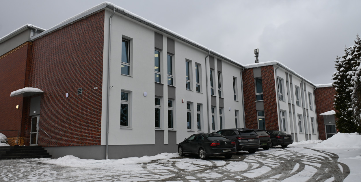 Rozbudowana sala sportowa \