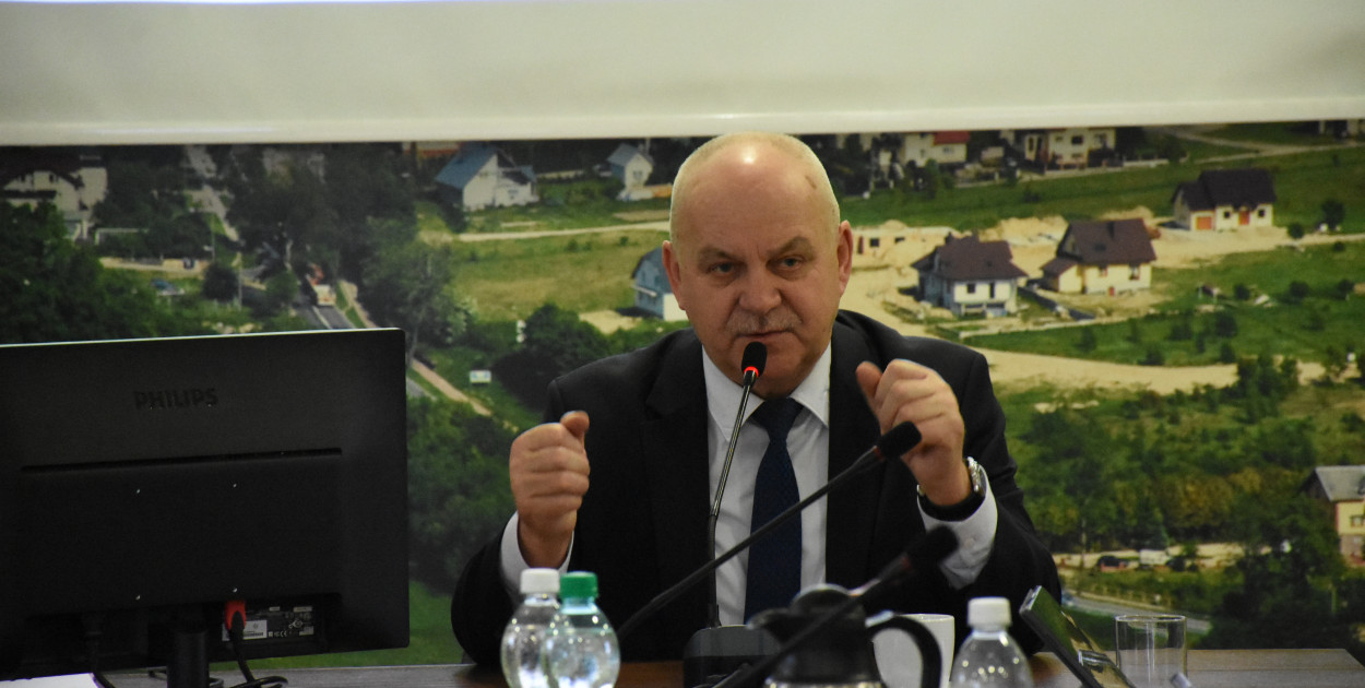 Sesja w Sierakowicach - koniec sprawy praw miejskich