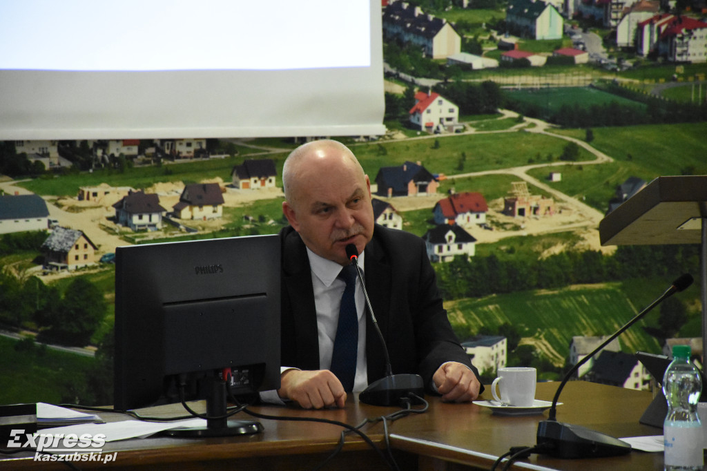 Sesja w Sierakowicach - koniec sprawy praw miejskich