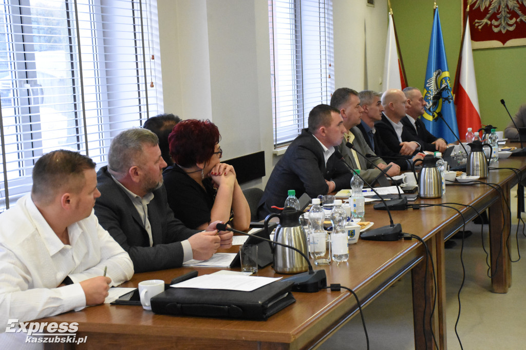 Sesja w Sierakowicach - koniec sprawy praw miejskich