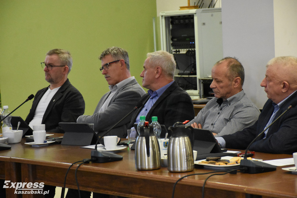 Sesja w Sierakowicach - koniec sprawy praw miejskich