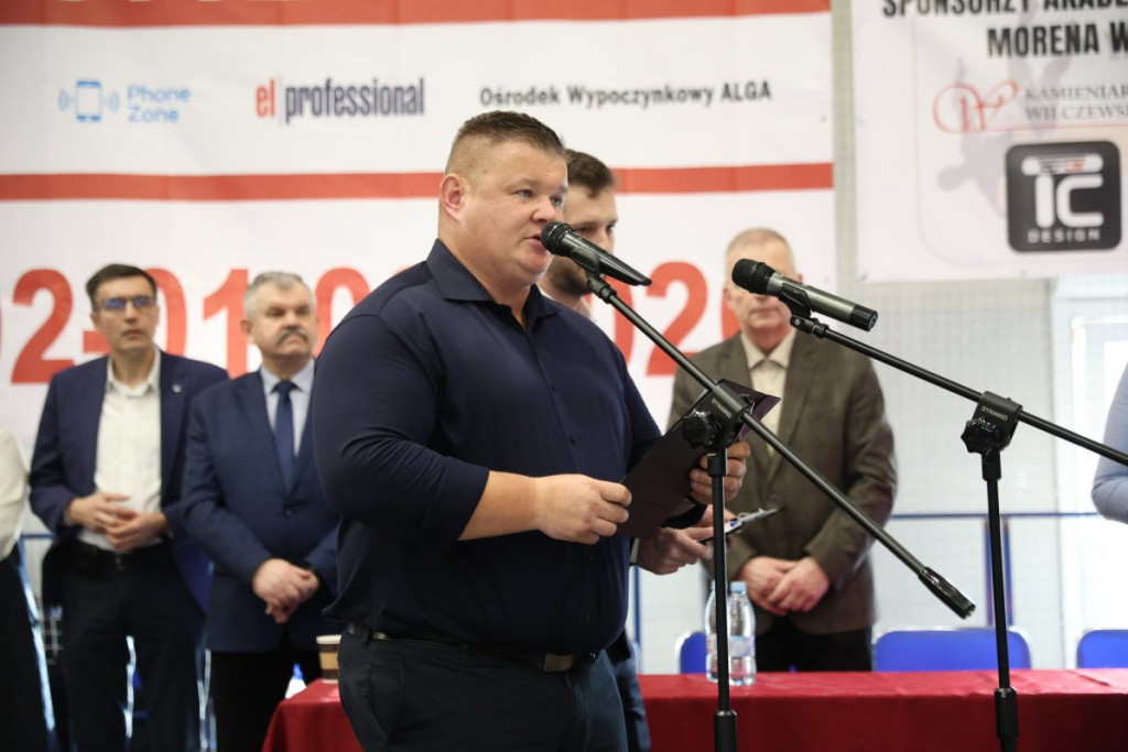 Złote medale dla Żukowa: sukces młodych zapaśników na mistrzostwach