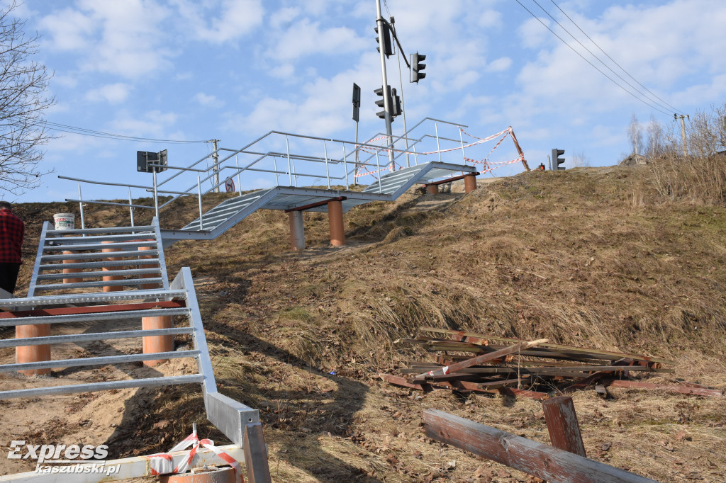 Schody z Rutek do Borkowa