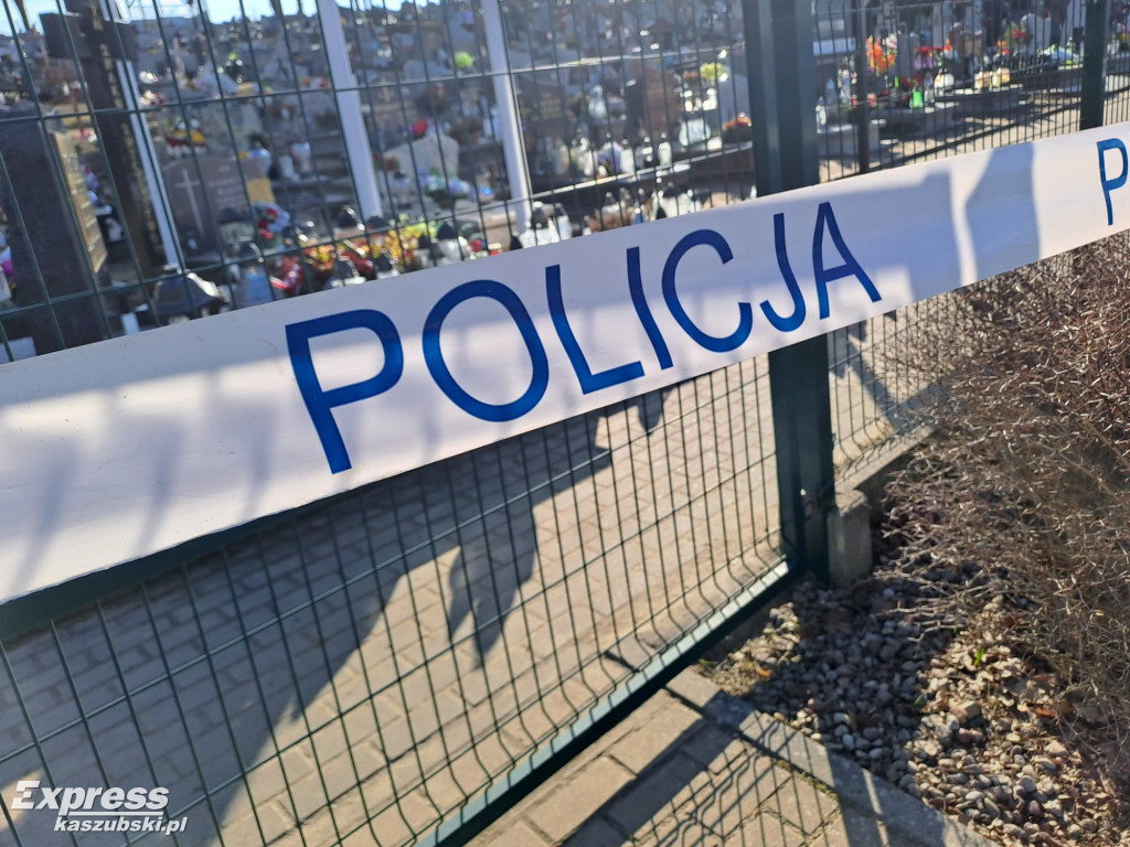 Z cmentarza w Niestępowie zniknęły krzyże