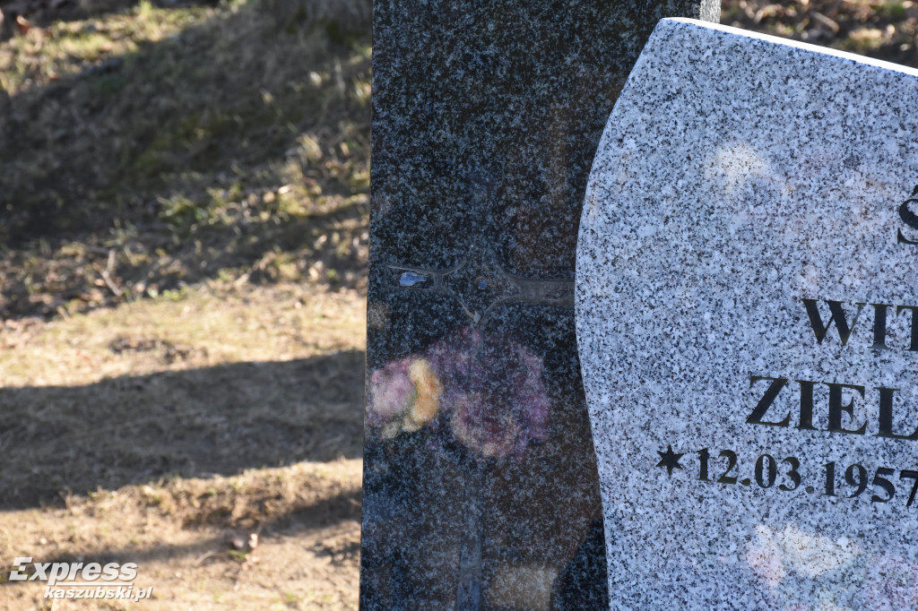 Z cmentarza w Niestępowie zniknęły krzyże