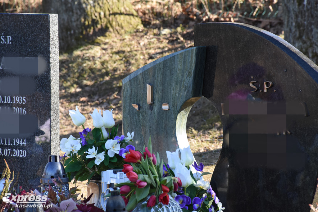 Z cmentarza w Niestępowie zniknęły krzyże