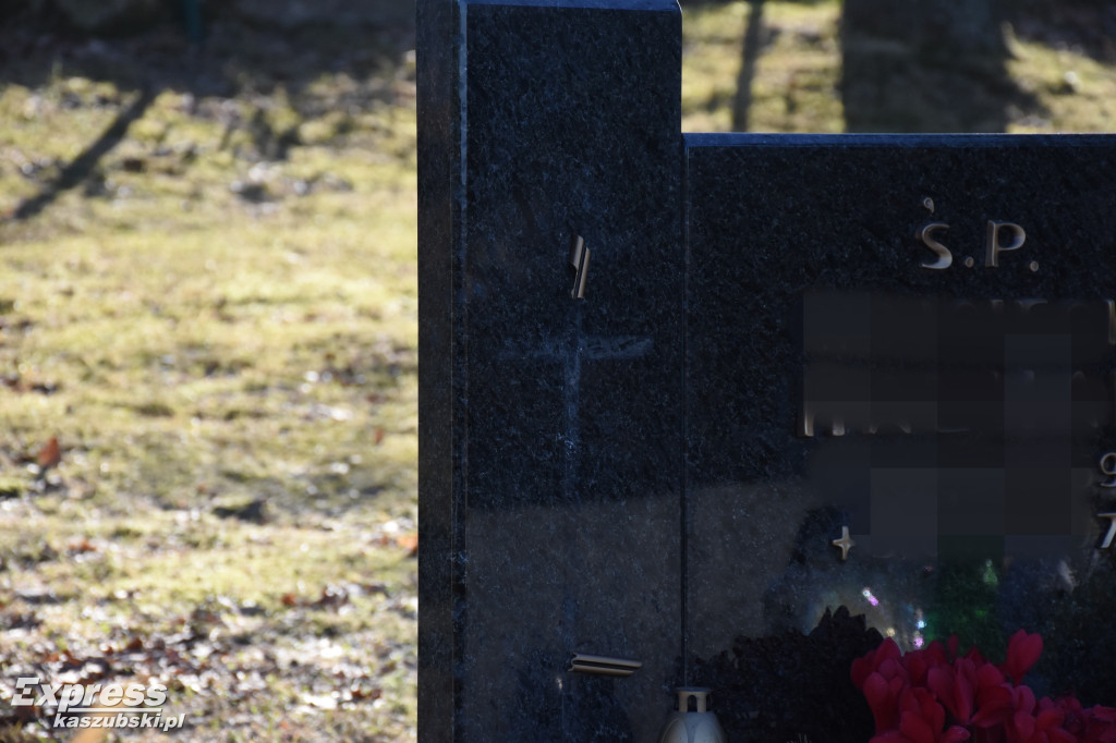 Z cmentarza w Niestępowie zniknęły krzyże