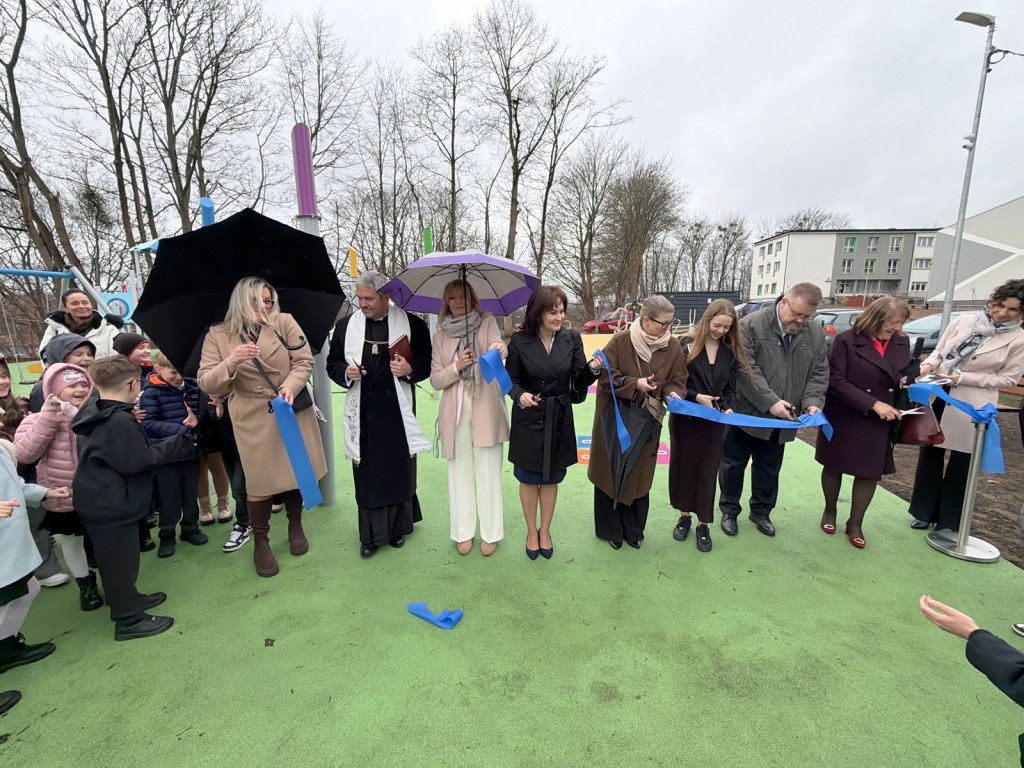 Nowy plac zabaw i 50-lecie nadania imienia SP nr 1