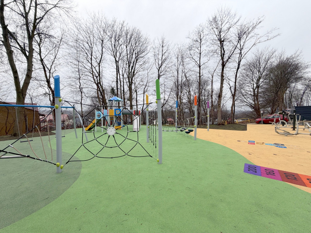 Nowy plac zabaw i 50-lecie nadania imienia SP nr 1