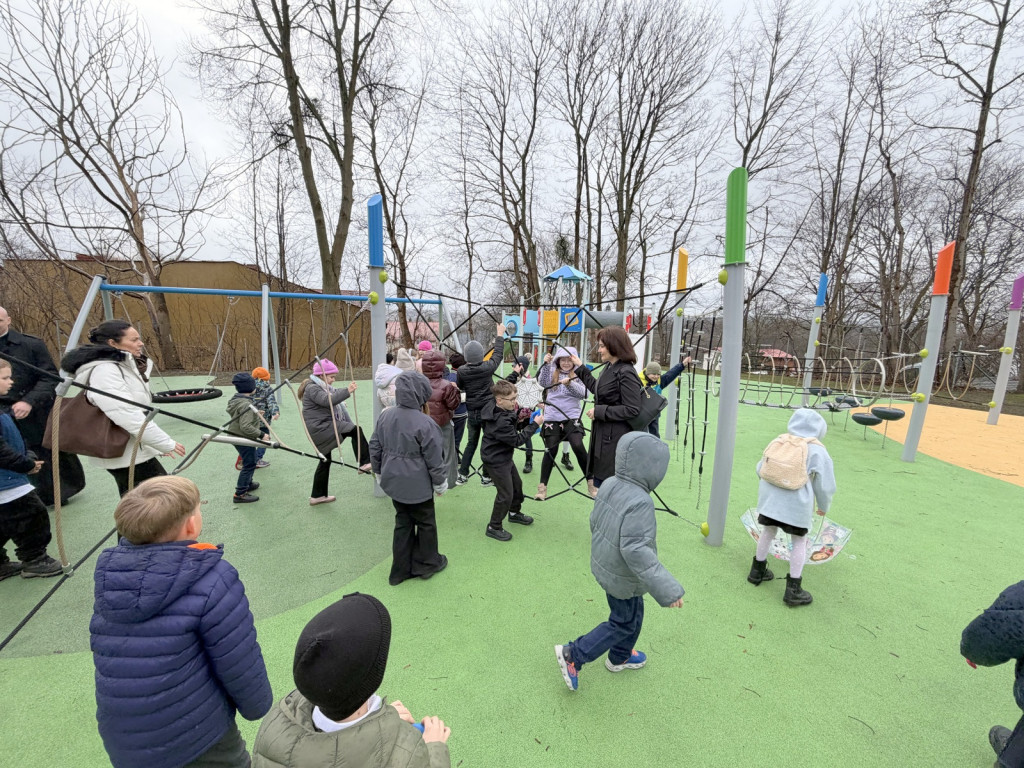 Nowy plac zabaw i 50-lecie nadania imienia SP nr 1