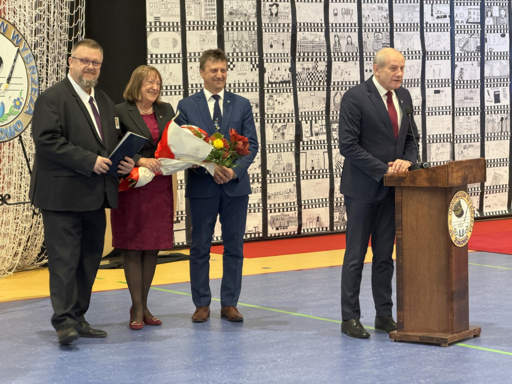 Nowy plac zabaw i 50-lecie nadania imienia SP nr 1