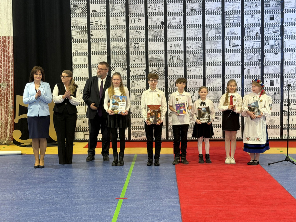 Nowy plac zabaw i 50-lecie nadania imienia SP nr 1