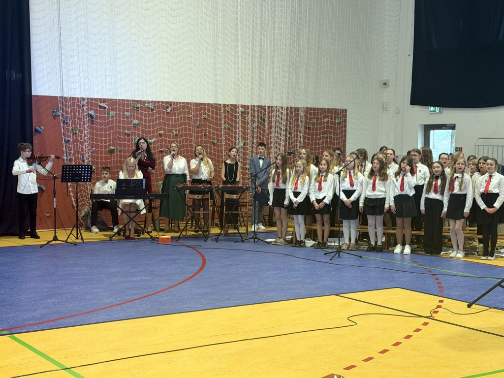 Nowy plac zabaw i 50-lecie nadania imienia SP nr 1