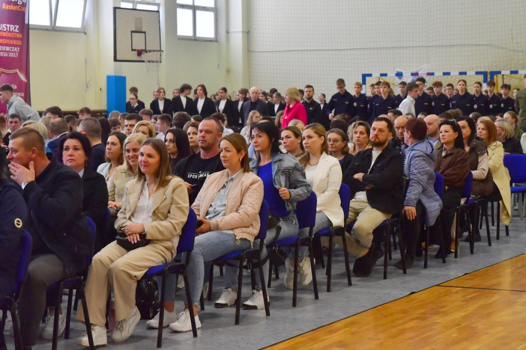 Ślubowanie w II LO w Kartuzach