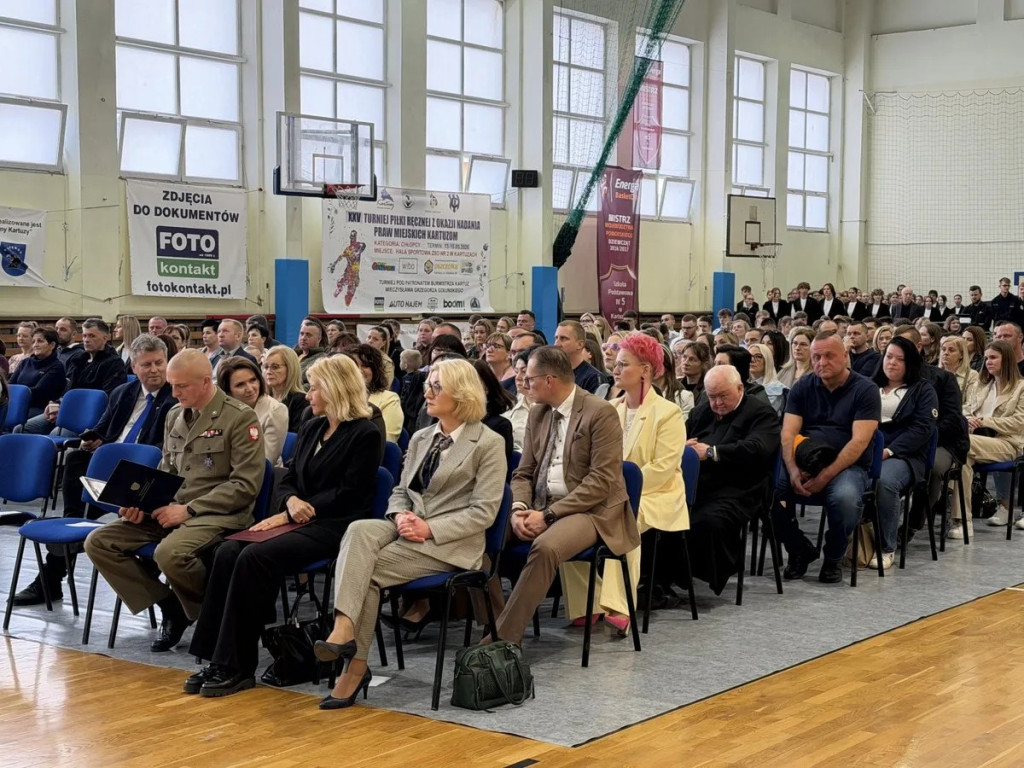 Ślubowanie w II LO w Kartuzach