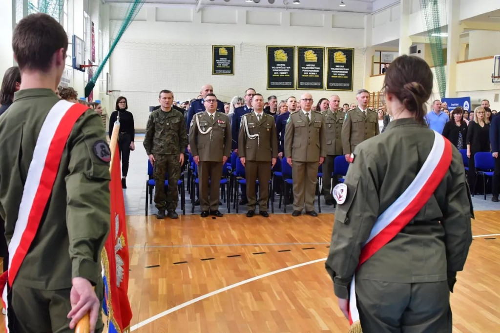 Ślubowanie w II LO w Kartuzach