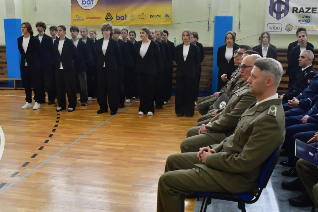 Ślubowanie w II LO w Kartuzach