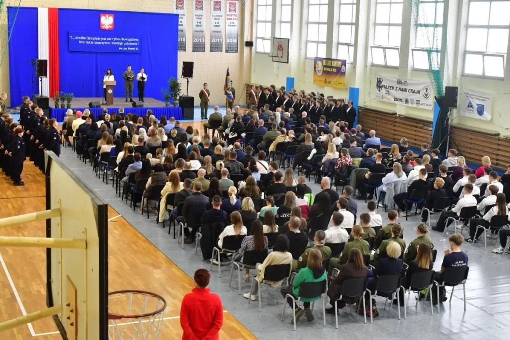 Ślubowanie w II LO w Kartuzach