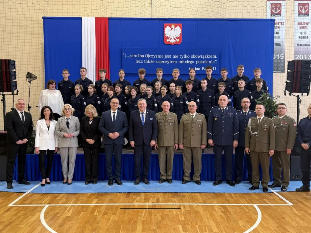 Ślubowanie w II LO w Kartuzach