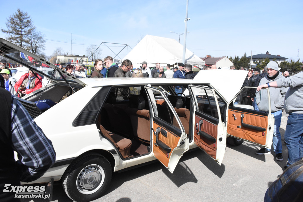 Otwarcie sezonu klasyków w Sierakowicach