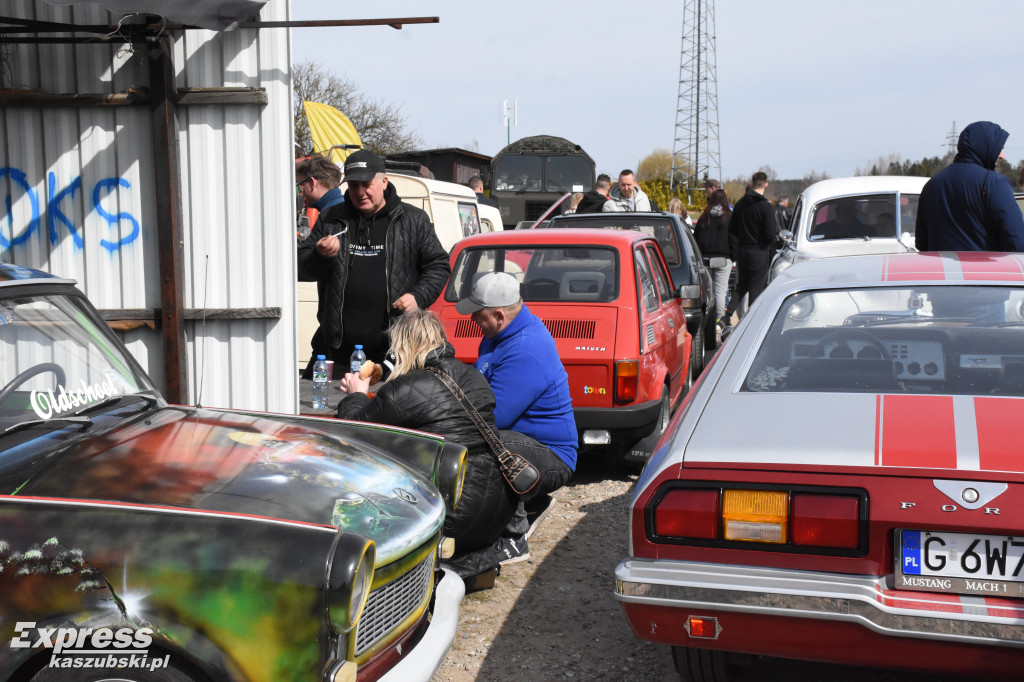 Otwarcie sezonu klasyków w Sierakowicach