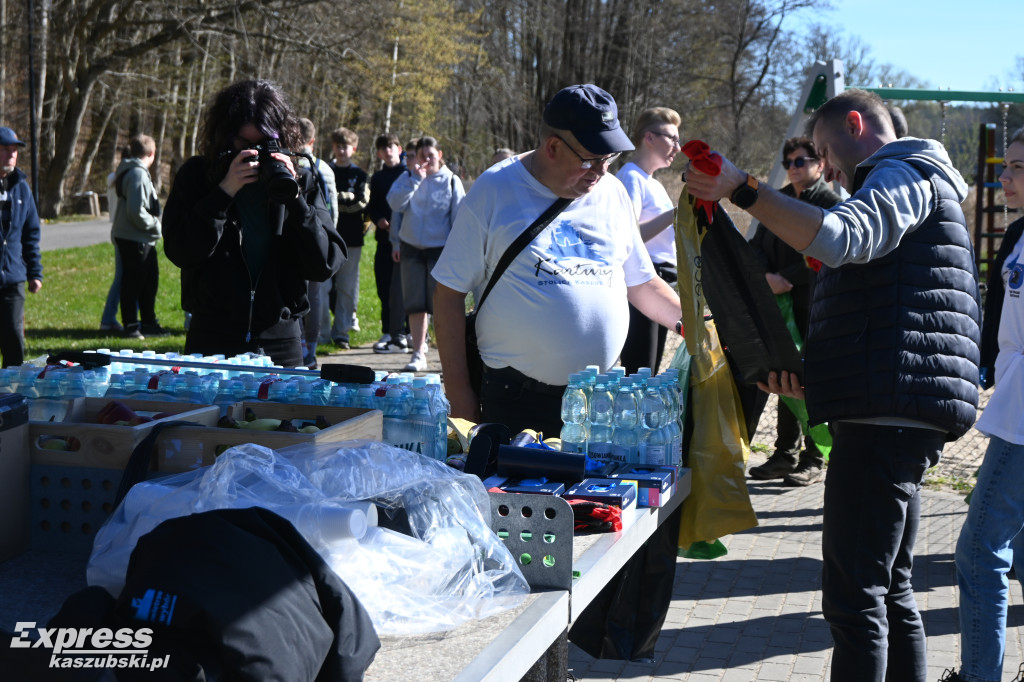 Akcja sprzątania kartuskich jezior