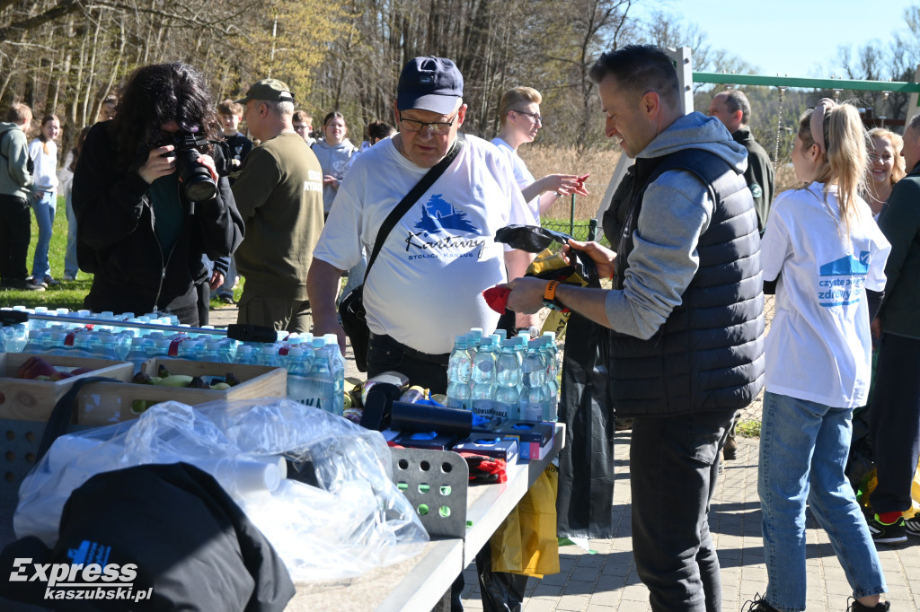 Akcja sprzątania kartuskich jezior