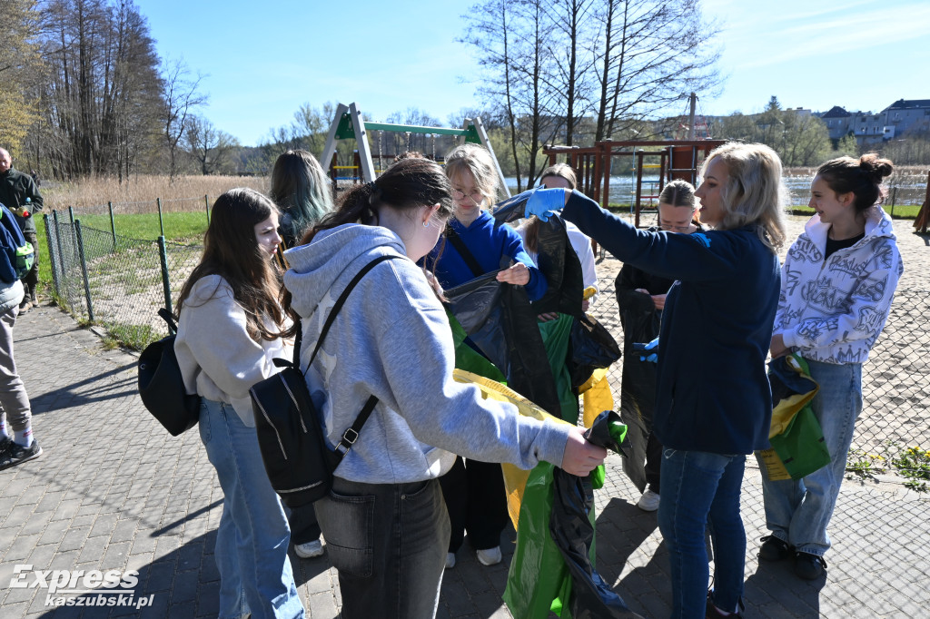 Akcja sprzątania kartuskich jezior