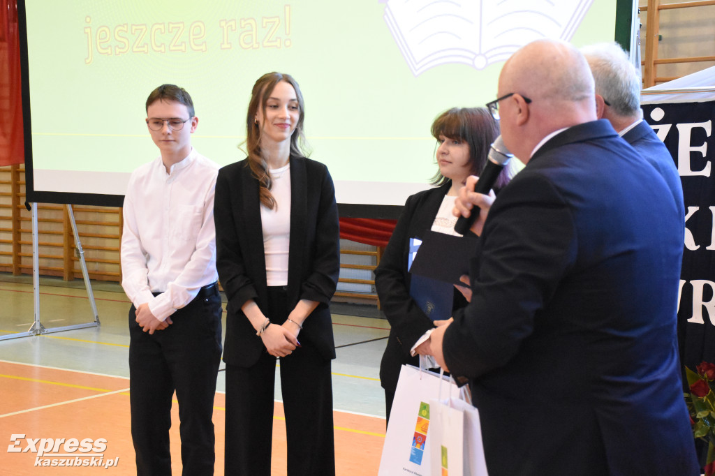 Pożegnanie maturzystów PZS w Sierakowicach