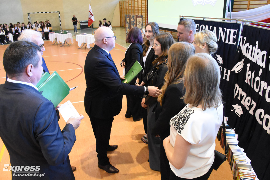 Pożegnanie maturzystów PZS w Sierakowicach